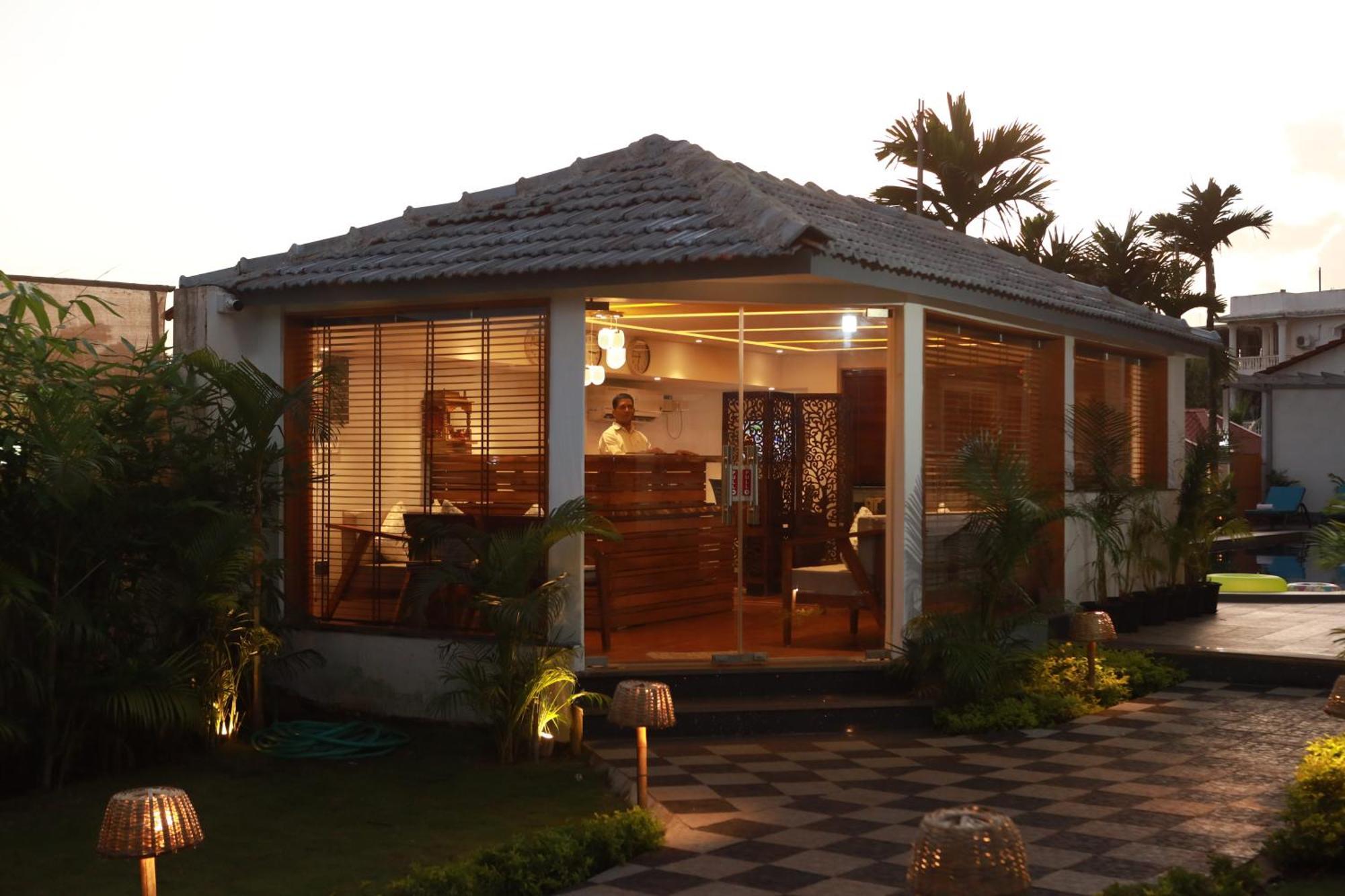 Gracias Cafe & Resort Morjim Exterior photo