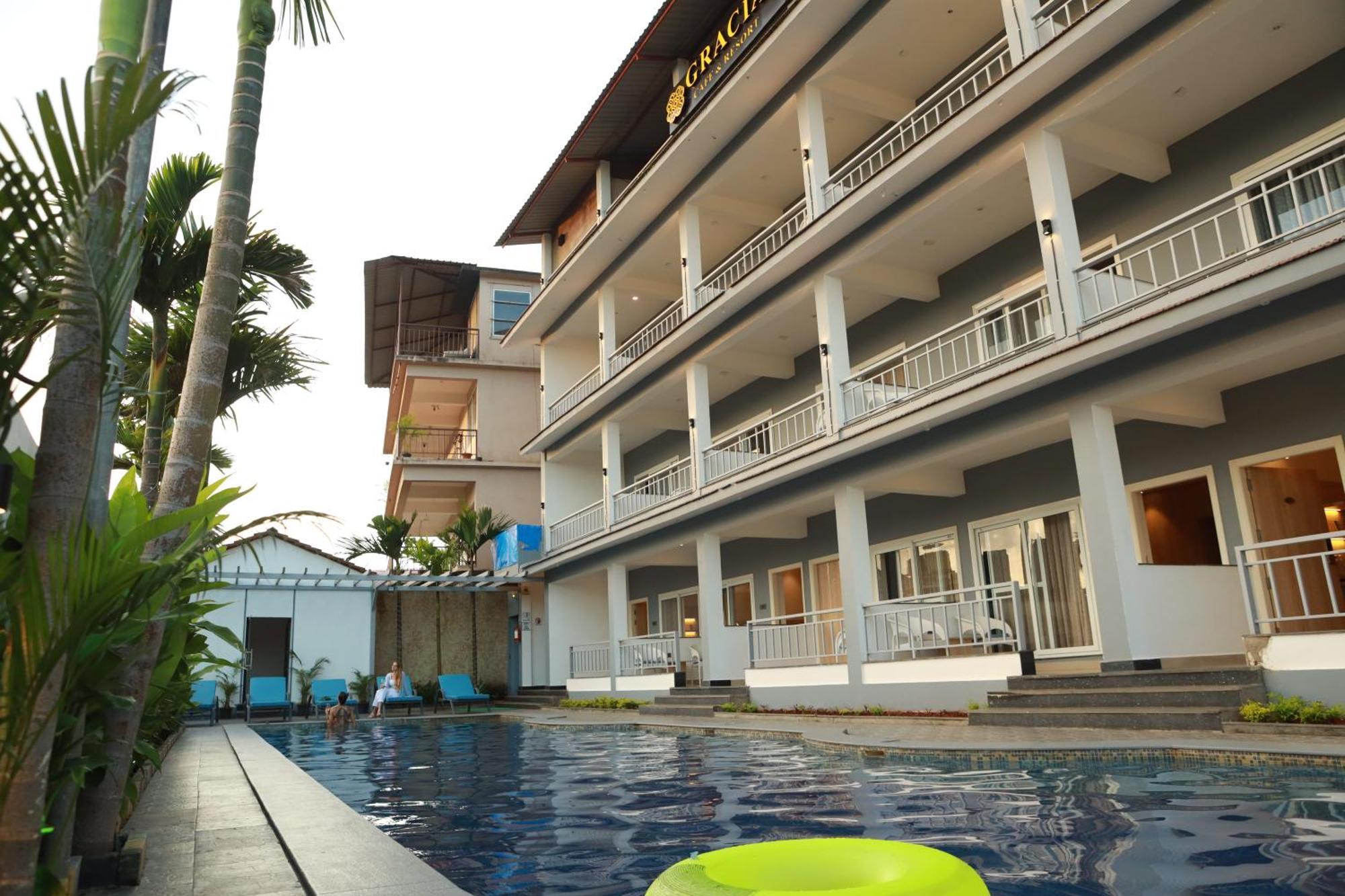 Gracias Cafe & Resort Morjim Exterior photo