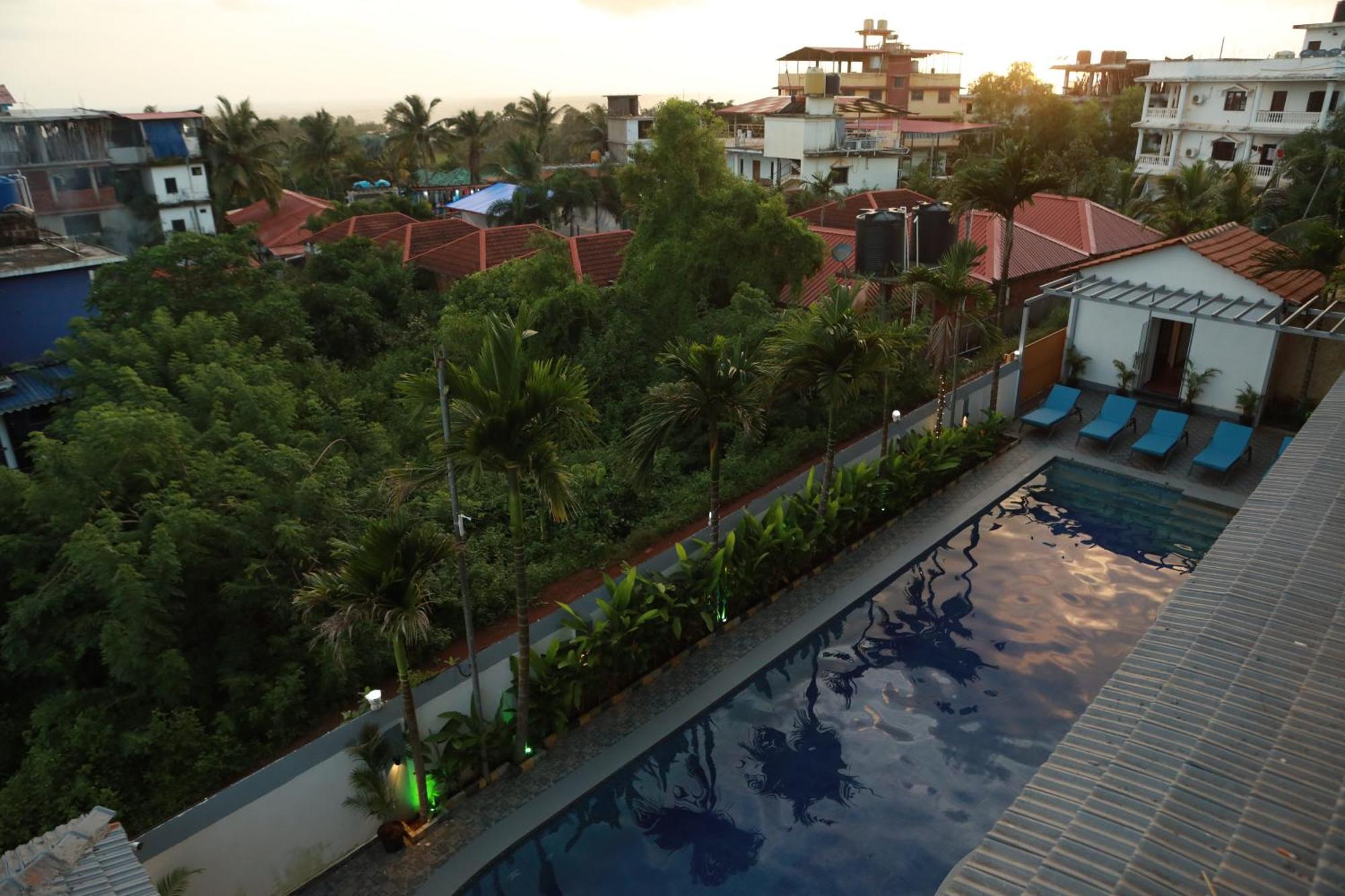 Gracias Cafe & Resort Morjim Exterior photo