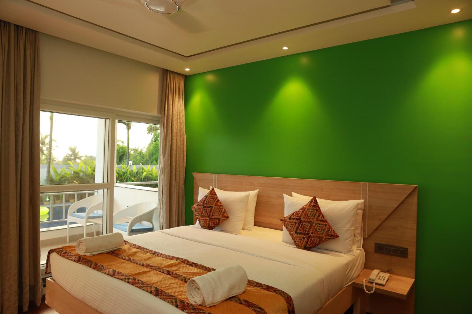Gracias Cafe & Resort Morjim Exterior photo