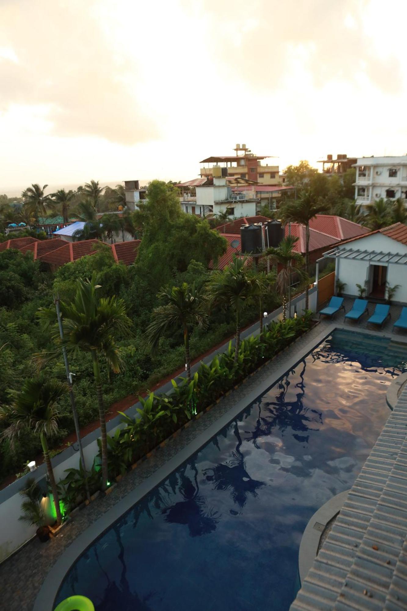 Gracias Cafe & Resort Morjim Exterior photo